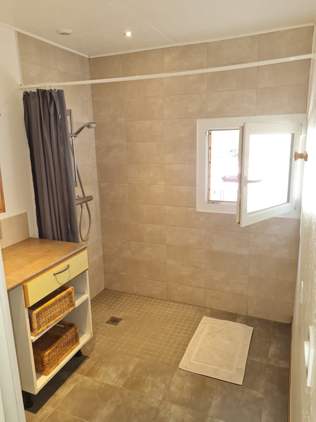 9_sanitaire_salle3